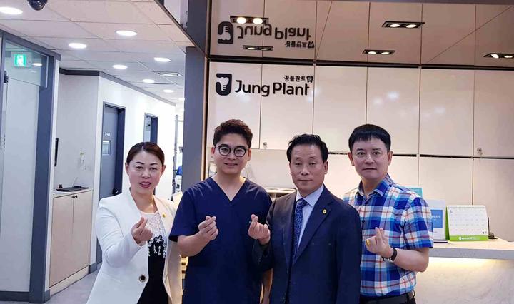 韩国仁川正正种植牙齿科集团医院为有困难的在韩中国同胞种植爱心牙